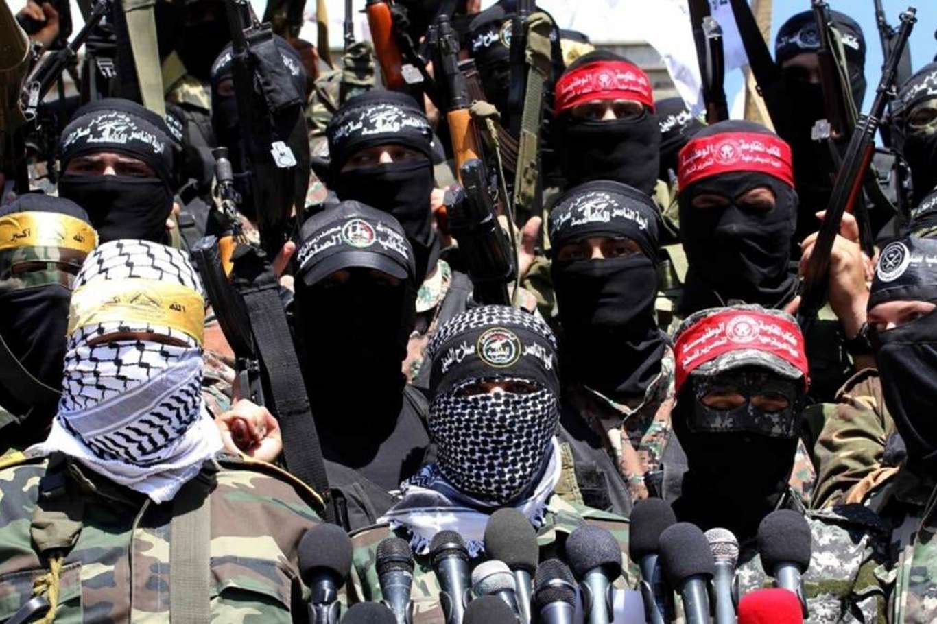 Filistinli Gruplar 'Şiddetli Sütun 2 Tatbikatı'nı' başlattıklarını duyurdu.